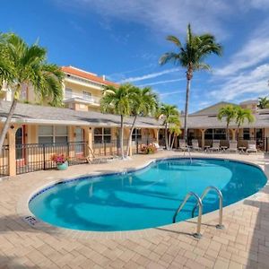 Coconut Villa'S Suite 4! Relax By The Pool And Walk To Beach And Restaurants! St. Pete Beach Exterior photo