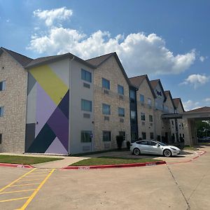 Hotel Spark By Hilton Round Rock Exterior photo