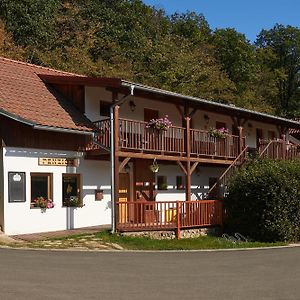 Hotel Penzion U Strakatého Koně à Blansko Exterior photo