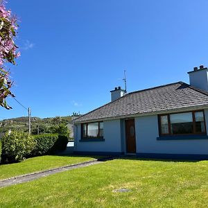 House In The Heart Of The Village Glencolumbkille Exterior photo