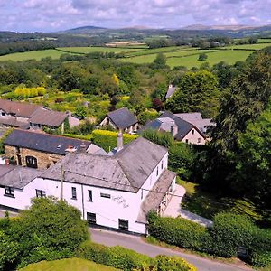 Bed and Breakfast Harrabeer Country House à Yelverton Exterior photo