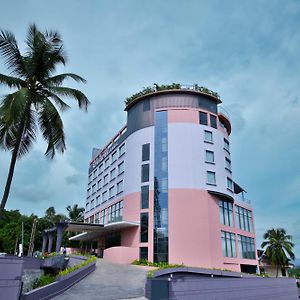 Hotel Pushpak Grande à Kondotty Exterior photo