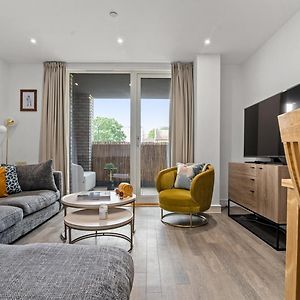 Appartement Guestready - A Modern Gem In Acton à Londres Exterior photo