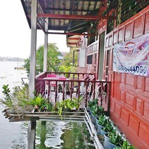 Baan Bon Homestay Amphawa Ban Wat Bot Exterior photo