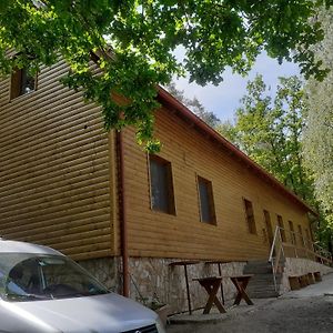 Hotel Penzion Pralinka Sro Jesenice U Rakovnika à Tlestky Exterior photo