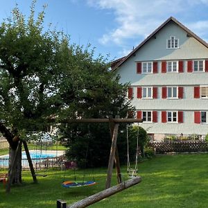 Ferienwohnung Pfaender Mit Blick In Die Schweizer Berge Auf Dem Ferienhof Sinz Im Allgaeu Weiler-Simmerberg Exterior photo