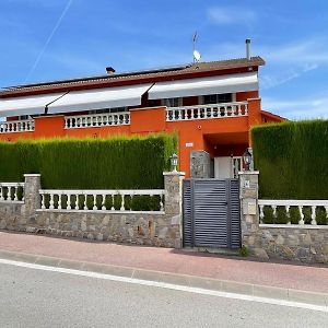 Appartement Casa De Vacances Mary à Santa Eulalia de Ronsaná Exterior photo