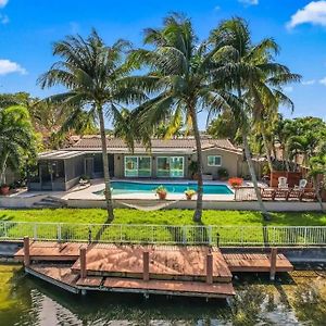 Villa Modern, 4B&3B With Pool And Lake à Pembroke Pines Exterior photo