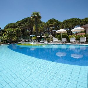 Hotel Delle Nazioni Lignano Sabbiadoro Exterior photo