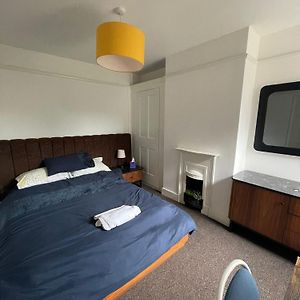 Double Room In Shared Flat Enfield Exterior photo