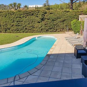 Villa De Charme Climatisee Avec Piscine Au Centre Gardanne Exterior photo