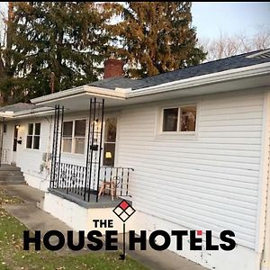 The House Hotels - Whole House Erie Street Cuyahoga Falls Exterior photo