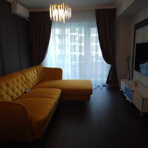 Appartement Apartament Esquisite à Oradea Exterior photo