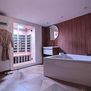 Love Room - Sauna - Baignoire Double Lille Exterior photo