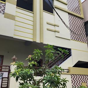Hotel Kalyani Residency à Mandapeta Exterior photo