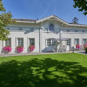 Apartment Mit Gartenblick Und Terrasse Baden Exterior photo