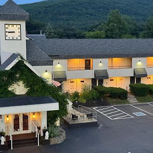 The Black Mountain Inn Brattleboro Exterior photo