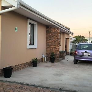 Step-By-Step Self-Catering And B&B Bellville Exterior photo