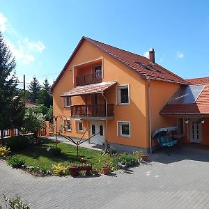 Hotel Gabriella Vendégház à Szilvásvárad Exterior photo