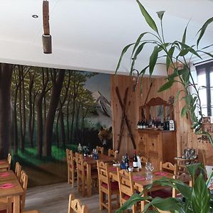 Le Sapin Rouge, Chambres D'Hotes - Restaurant - Bar Artigues  Exterior photo