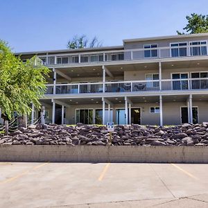 Lakefront Condo-Huge Patio, Day Dock, Beach Front Polson Exterior photo