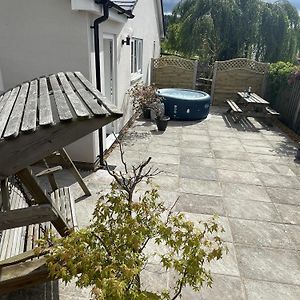 Large New Studio Apartment And Hot Tub - Private Hideaway In The Brecon Beacons Bwlch Exterior photo