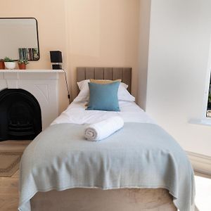 Appartement Mariners' Retreat, Sleeps 6, 20Mins To Liverpool, Free Parking & Wifi à New Brighton Exterior photo