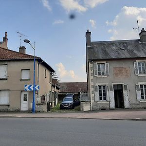 Appartement Le Cirque 03 à Dompierre-sur-Besbre Exterior photo