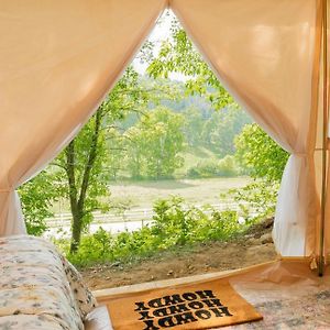 Hotel Tranquil Farm Yurt - Mountain View à Chattanooga Exterior photo