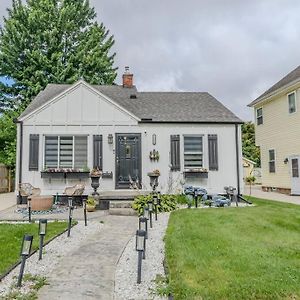 Villa Charming Bungalow Retreat à Royal Oak Exterior photo