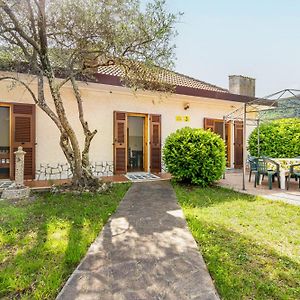 Appartement Yunger House With Garden And Balcony X5 à Piazza  Exterior photo