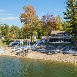 Villa Lakefront Luxury With Private Beach, Sleeps 14 à Gladwin Exterior photo