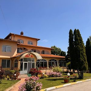 Motel International Berkovitsa Exterior photo