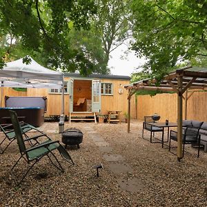 Villa Shepherds Hut With Hot Tub à Thurnham  Exterior photo