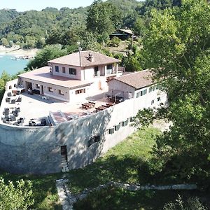 Villa Agriturismo Incantesimo Del Lago Salto à Varco Sabino Exterior photo