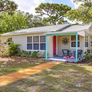 Villa Centrally Located Gulfport Duplex With Patio! à St. Petersburg Exterior photo