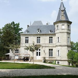 Appartement T2 De Charme Dans Un Chateau à Layrac Exterior photo