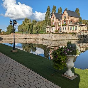 Bed and breakfast Chateau de Quesmy Exterior photo