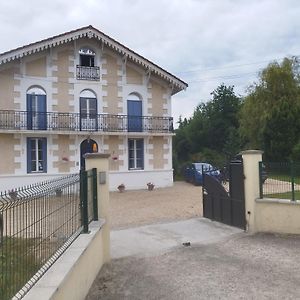 Bed and Breakfast Montplaisir à Montendre Exterior photo