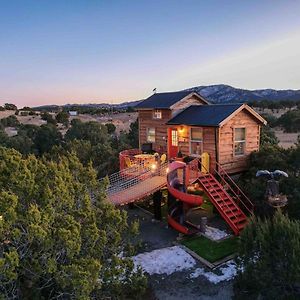 Villa Crows Nest Treehouse At El Mstico Ranch à Nogal Exterior photo