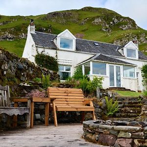 Villa New! Farmhouse On Loch Tralaig - Firepit & Games à Kilmelfort Exterior photo