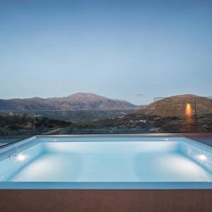 Luxury Apartment With Rooftop Pool In Méronas Exterior photo