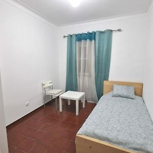 Single Room In T4 Apartment Cacilas Almada Exterior photo