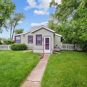 Cozy Cottage Home In Rock Island Exterior photo