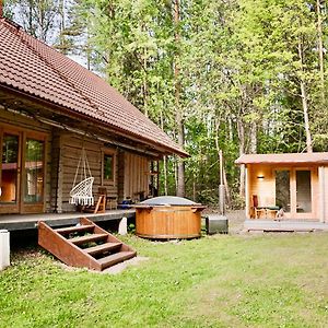 Villa Quiet Log House, Vaikne Palkmaja, Saun Ja Kuemblustuenn à Rannakula  Exterior photo