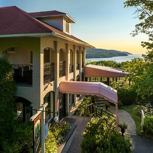 Auberge des Falaises La Malbaie Exterior photo