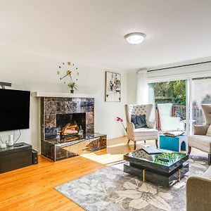 Charming Oakland Home With Fireplace And Deck! Exterior photo