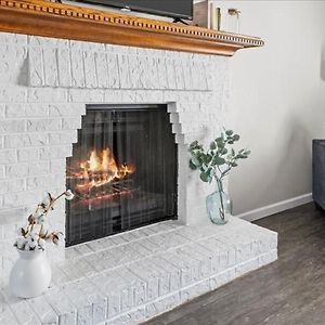 Villa Beautiful Clive 3Br Duplex Wfireplace Exterior photo