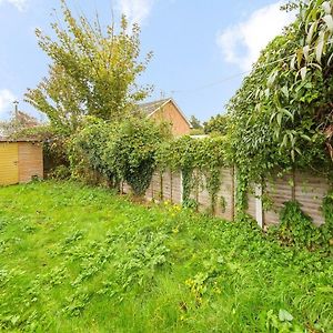 Villa Sittingbourne Terrace Exterior photo