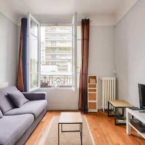 Bright Apartment Near Roger Salengro Parc Clichy Exterior photo